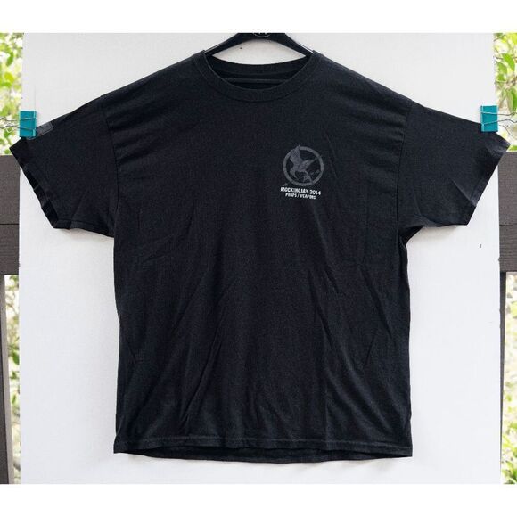 2014 Mocking Jay Props/Weapons ISS Weapons Movie Crew T-Shirt Size XL - Picture 1 of 6